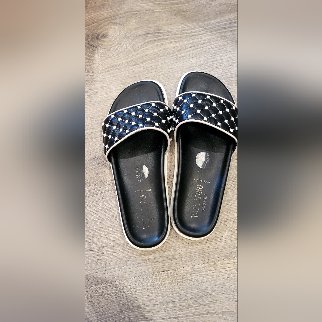 Valentino Garavani Free Rockstud Spike Quilted Leather Slides